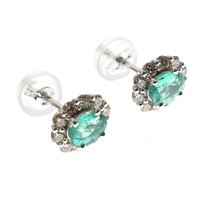 Lot 83 - Pair of 18ct white gold and diamond ear studs