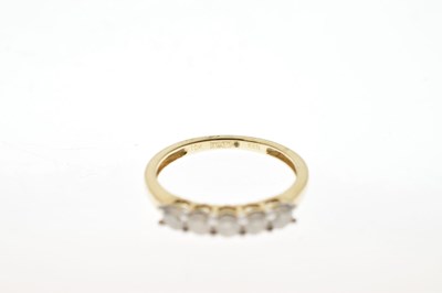 Lot 21 - 9ct gold five-stone diamond ring