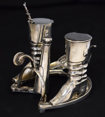 Lot 79 - Edward VII silver novelty condiment set in the form of a horseshoe