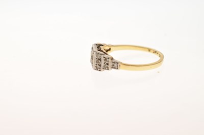 Lot 12 - Art Deco era diamond ring