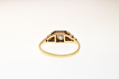 Lot 12 - Art Deco era diamond ring