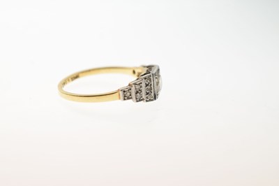 Lot 12 - Art Deco era diamond ring