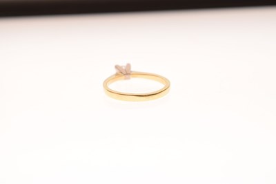 Lot 4 - Single stone Canadian diamond 18ct gold ring
