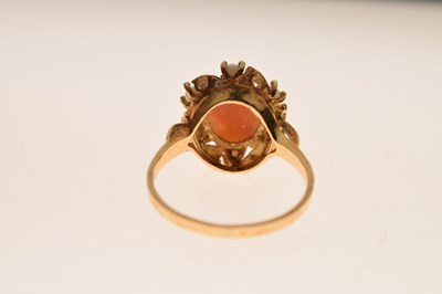 Lot 29 - Yellow metal cameo and pearl ring