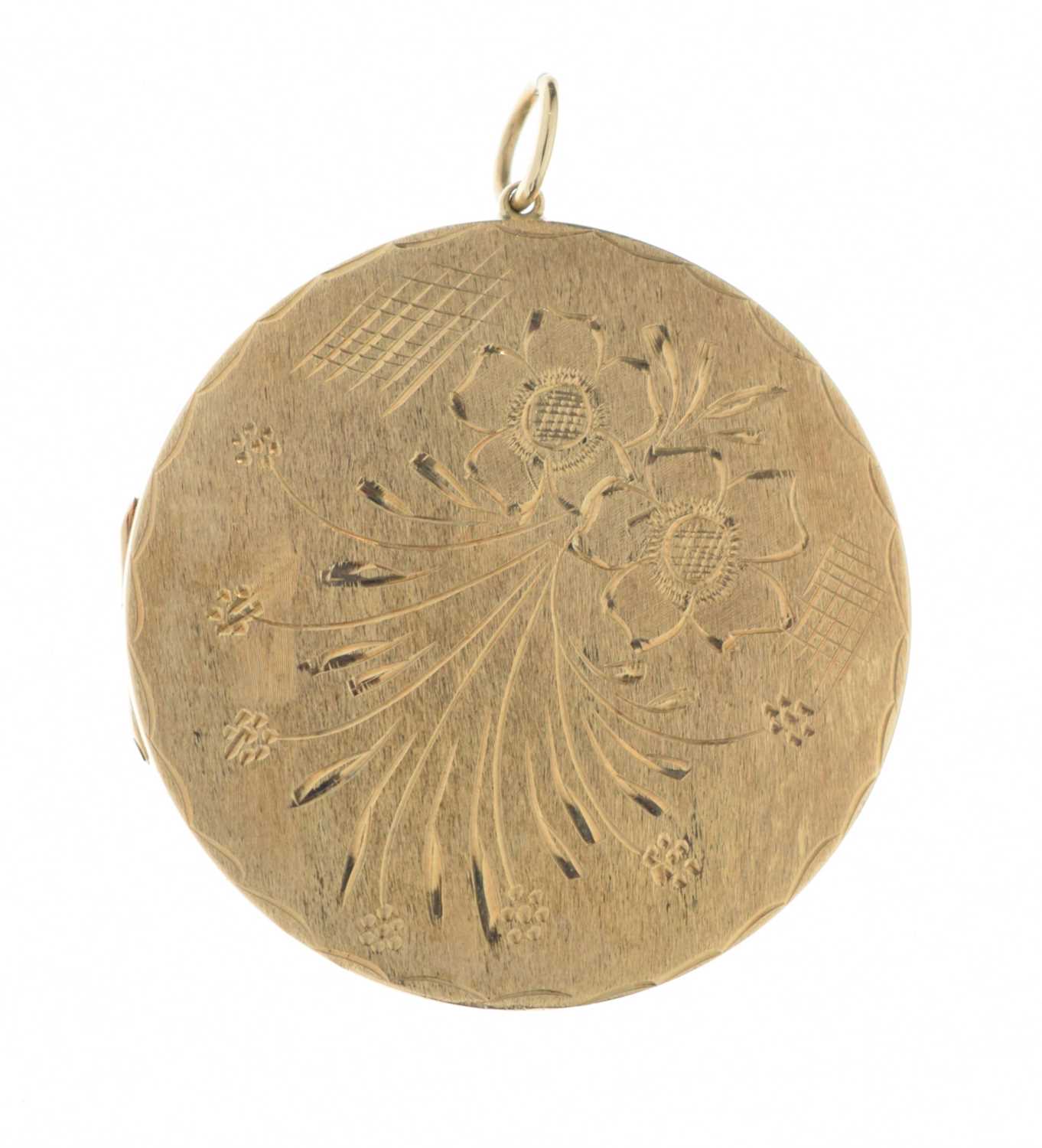 Lot 49 - 9ct gold circular locket