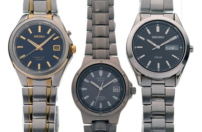 Lot 104 - Seiko - Three gentleman's stainless steel bracelet watches