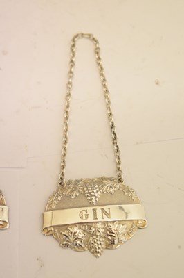 Lot 128 - Two cased sets of silver teaspoons/coffee spoons, and a set of three decanter labels