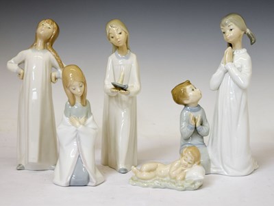 Lot 334 - Lladro - Group of five porcelain figures