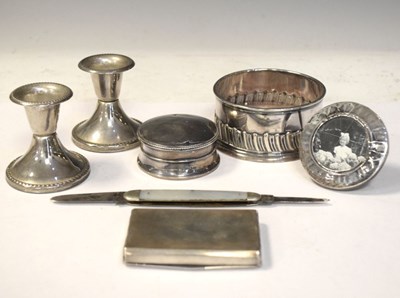 Lot 156 - Quantity of silver items to include