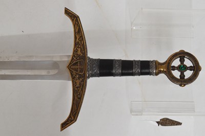 Lot 271 - Spanish made replica 'Robin of Locksley/Earl of Huntington' sword