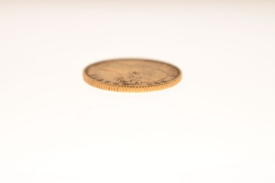 Lot 102 - Queen Victoria gold young head sovereign, 1852