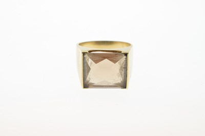 Lot 27 - Modernist design ring set smoky quartz
