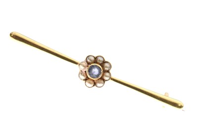 Lot 45 - Early 20th century sapphire and seed pearl cluster bar brooch