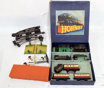 Lot 261 - Hornby - O gauge Passenger Trainset No. 51