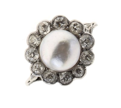 Lot 23 - Mabé pearl and diamond cluster ring