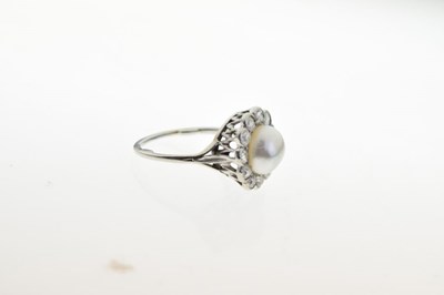Lot 23 - Mabé pearl and diamond cluster ring