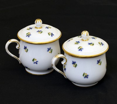 Lot 220 - Pair of late 18th century Clignancourt, Paris porcelain custard or bouillon cups and covers