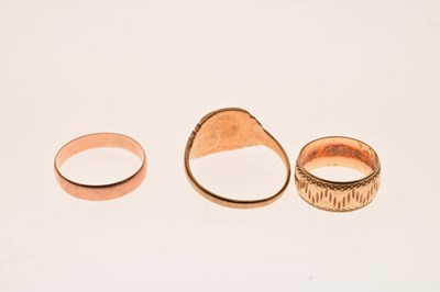 Lot 31 - Three 9ct gold rings