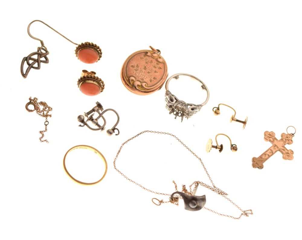 Lot 49 - Group of assorted jewellery including pairs of ear studs, 14.4g gross approx