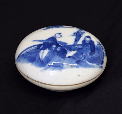 Lot 233 - Chinese blue and white porcelain seal paste box and cover