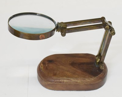 Lot 179 - Library-style magnifying glass