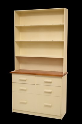 Lot 641 - Modern white painted shelving unit