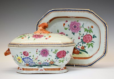 Lot 339 - Good late 18th century Chinese export porcelain tureen, cover and dish