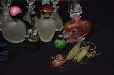 Lot 385 - Quantity of modern glass scent and perfume bottles