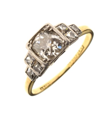 Lot 2 - Art Deco diamond 18ct yellow gold and platinum set three stone ring