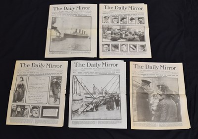 Lot 256 - Titanic Interest - Five 1912 Daily Mirror newspapers