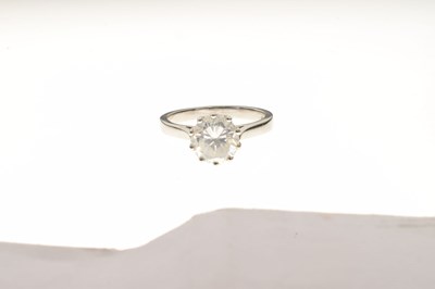 Lot 5 - Diamond solitaire platinum ring