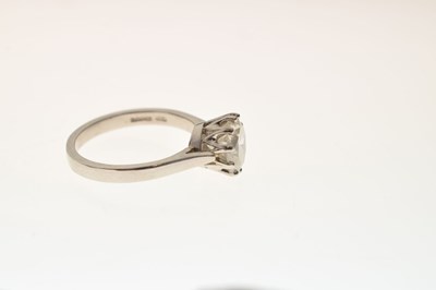 Lot 5 - Diamond solitaire platinum ring