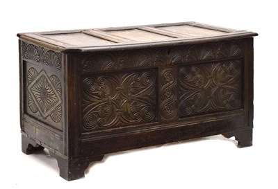 Lot 401 - 17th century oak coffer or bedding chest