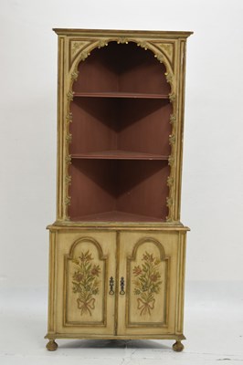 Lot 632 - 20th century Continental floor-standing corner cabinet