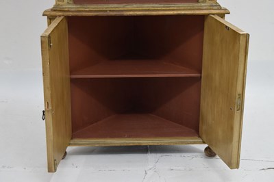 Lot 632 - 20th century Continental floor-standing corner cabinet