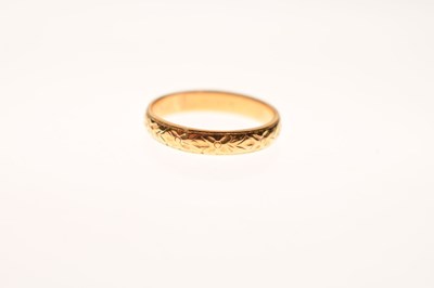 Lot 17 - 22ct gold wedding band