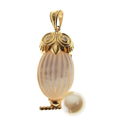 Lot 41 - Unusual yellow metal (K18), diamond and pearl owl pendant