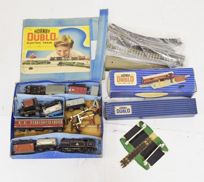 Lot 284 - Hornby Dublo - Boxed train set and accessories