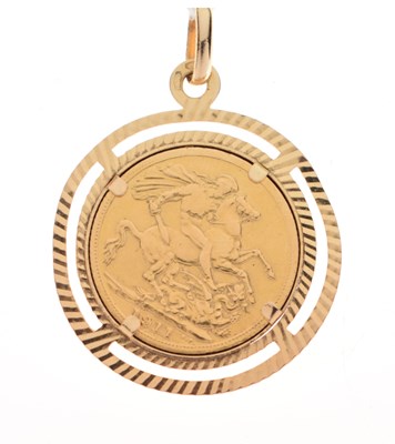 Lot 217 - George V sovereign, 1911, in 18ct gold pendant mount