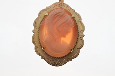 Lot 28 - 9ct gold cameo brooch plus earrings