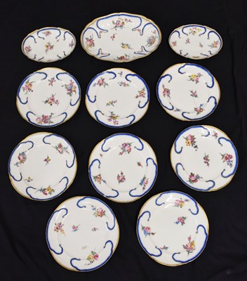 Lot 452 - Set of Continental porcelain plates