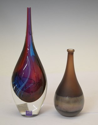 Lot 383 - Studio glass - Stuart Akroyd vase, and an Adam Aaronson vase