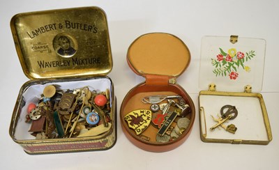 Lot 297 - Small quantity of gentleman's collectables