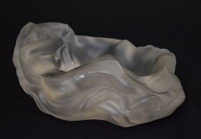 Lot 378 - Lalique-style frosted glass dish