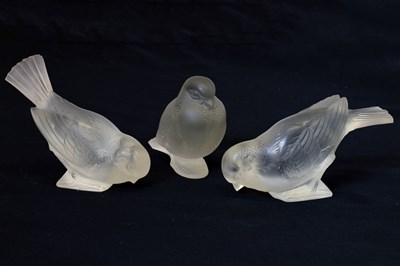 Lot 292 - Three pre-1945 René Lalique frosted glass sparrows