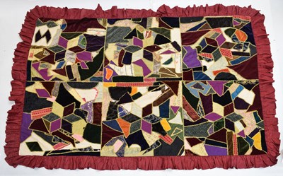 Lot 574 - Late 19th/early 20th century patchwork quilt