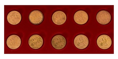 Lot 298 - Ten George V gold half sovereigns