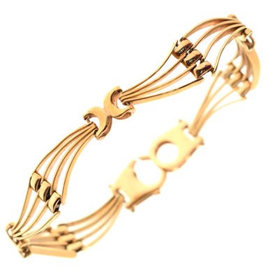 Lot 118 - 9ct gold fancy gate link bracelet