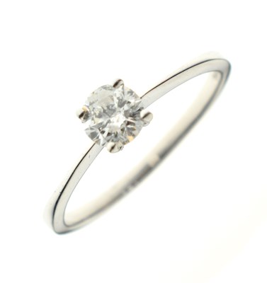 Lot 5 - Platinum solitaire diamond ring