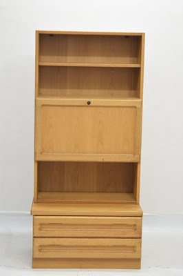 Lot 662 - Suite of Hulsta light oak modular furniture